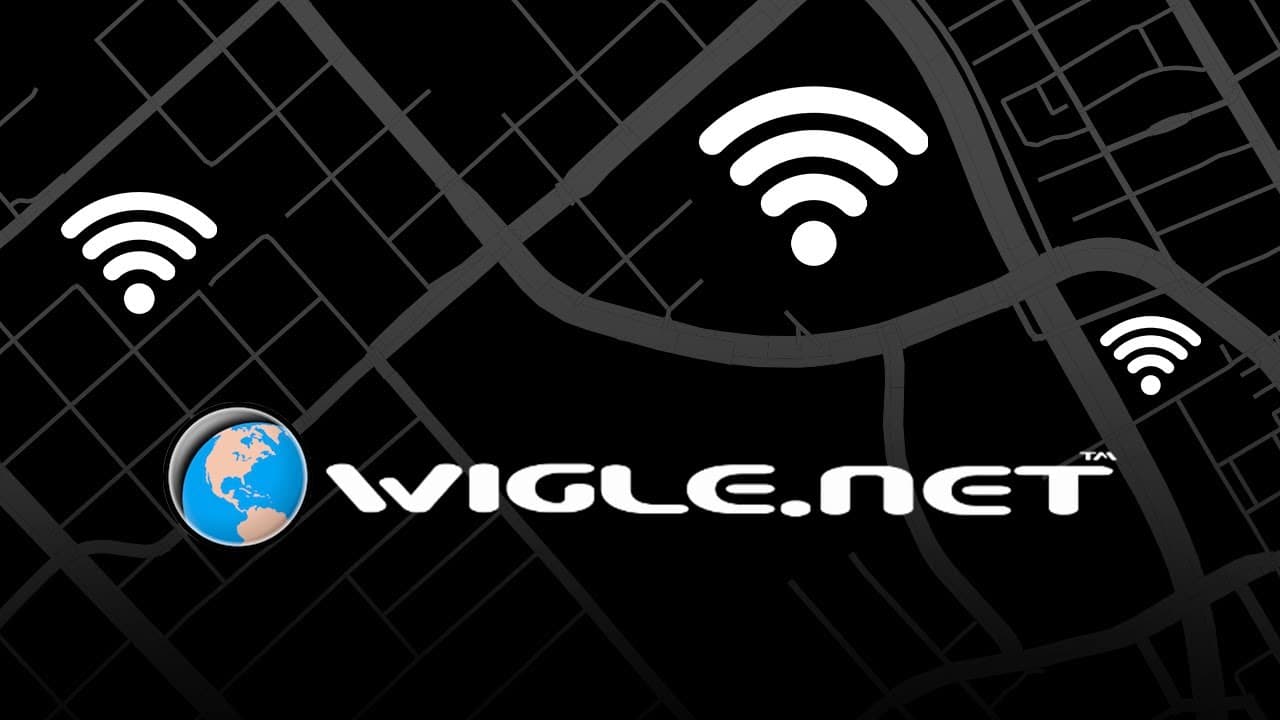 Bruno Fraga e Diego Andretta demonstrando o WiGLE para rastreamento de redes Wi-Fi em investigação digital durante aulão ao vivo